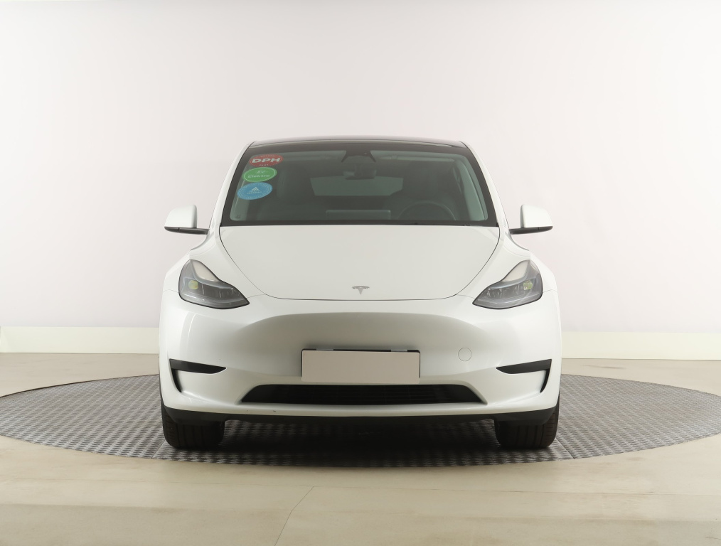 Tesla Model Y 2023 2