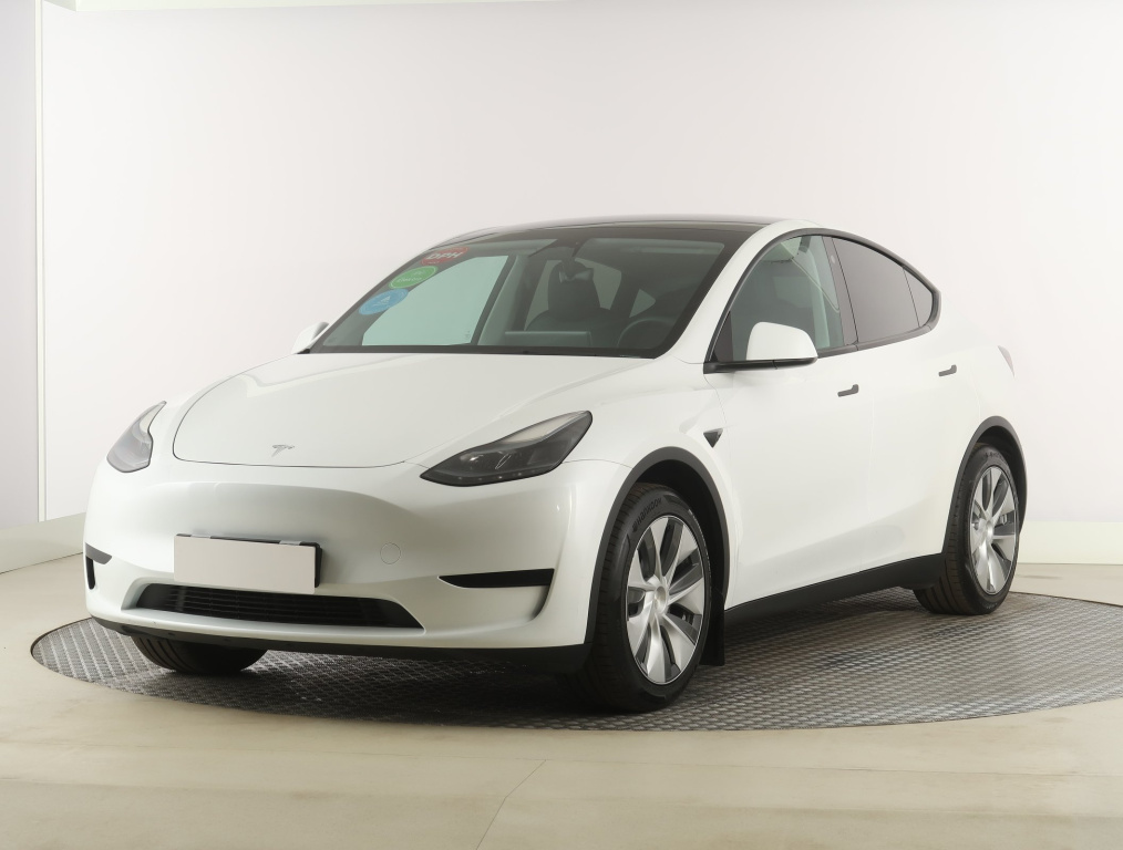 Tesla Model Y 2023 3