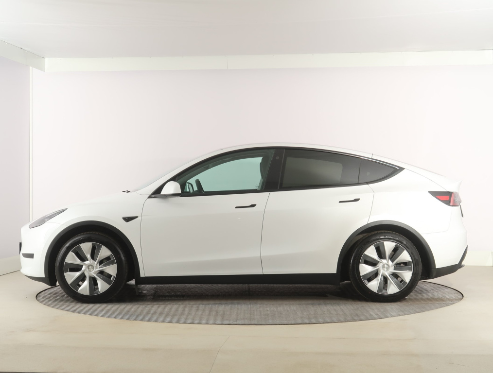 Tesla Model Y 2023 4