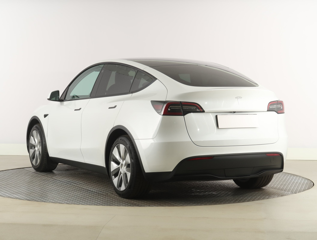 Tesla Model Y 2023 5