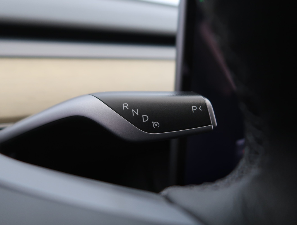 Tesla Model Y 2023 15