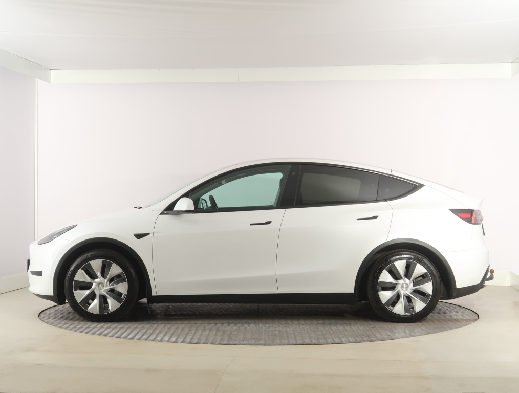 Tesla Model Y 2023 4