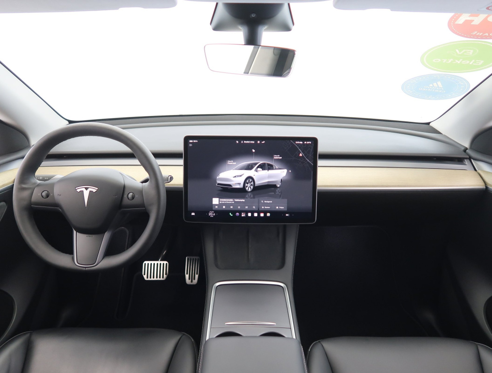 Tesla Model Y 2023 9