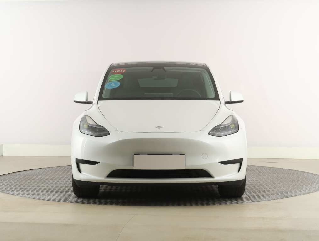 Tesla Model Y 2023 2