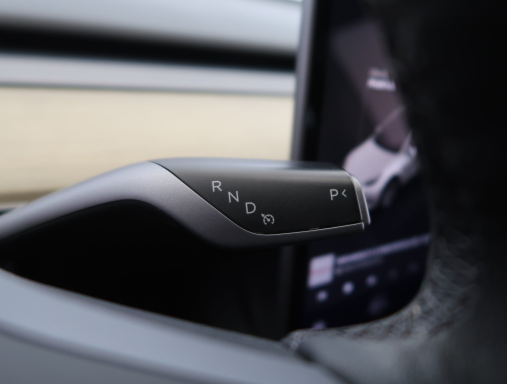 Tesla Model Y 2023 15