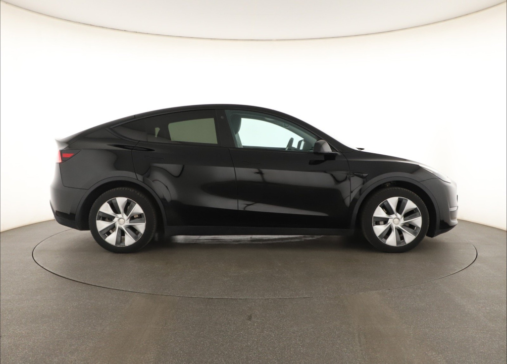 Tesla Model Y 4x4 2023 8
