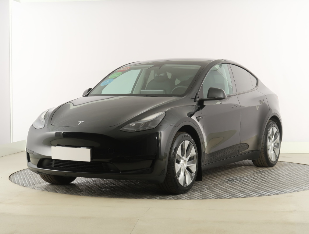 Tesla Model Y 2023 3