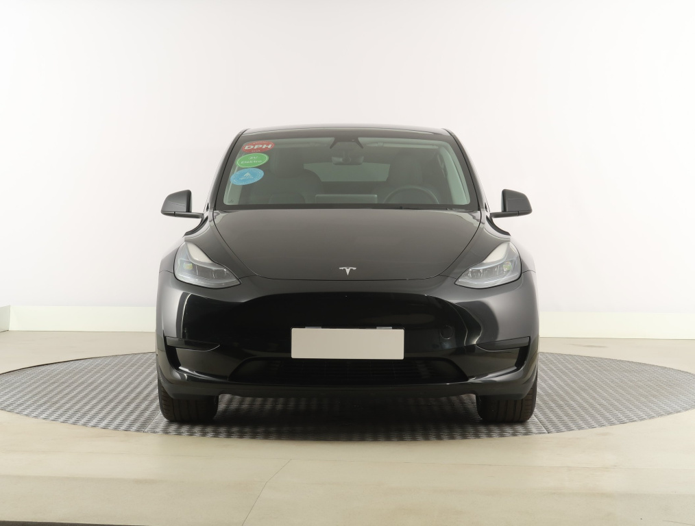 Tesla Model Y 2023 2