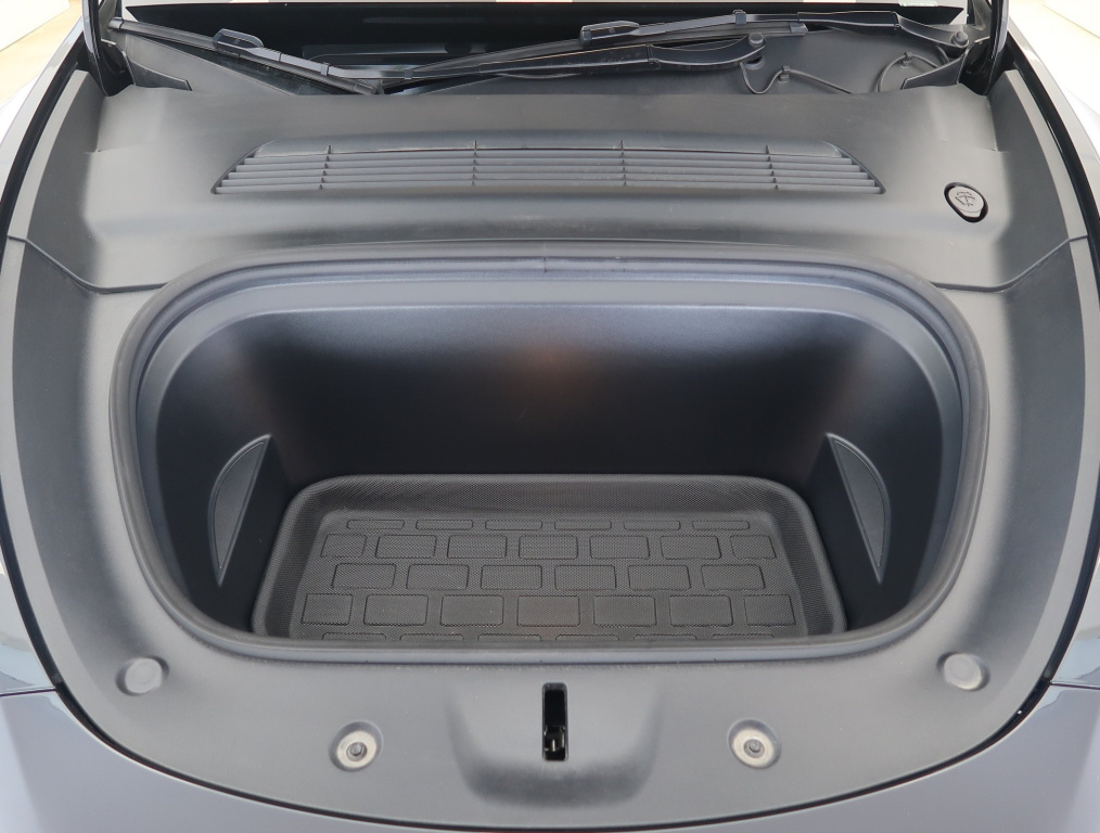 Tesla Model Y 2023 20