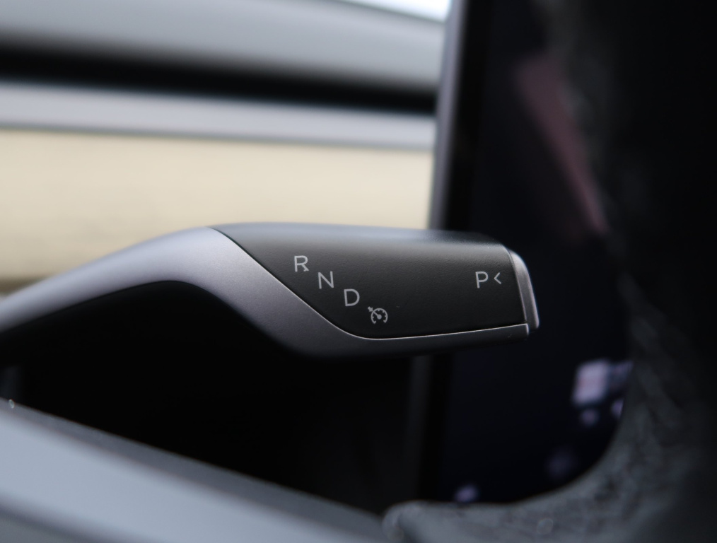 Tesla Model Y 2023 15