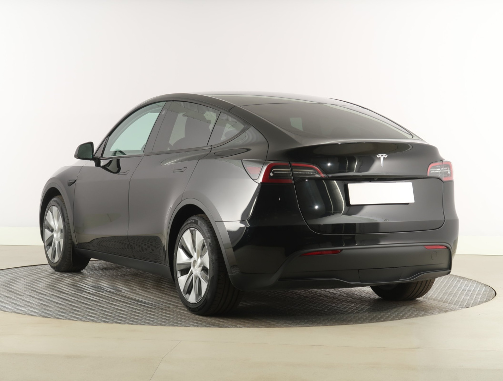 Tesla Model Y 2023 5