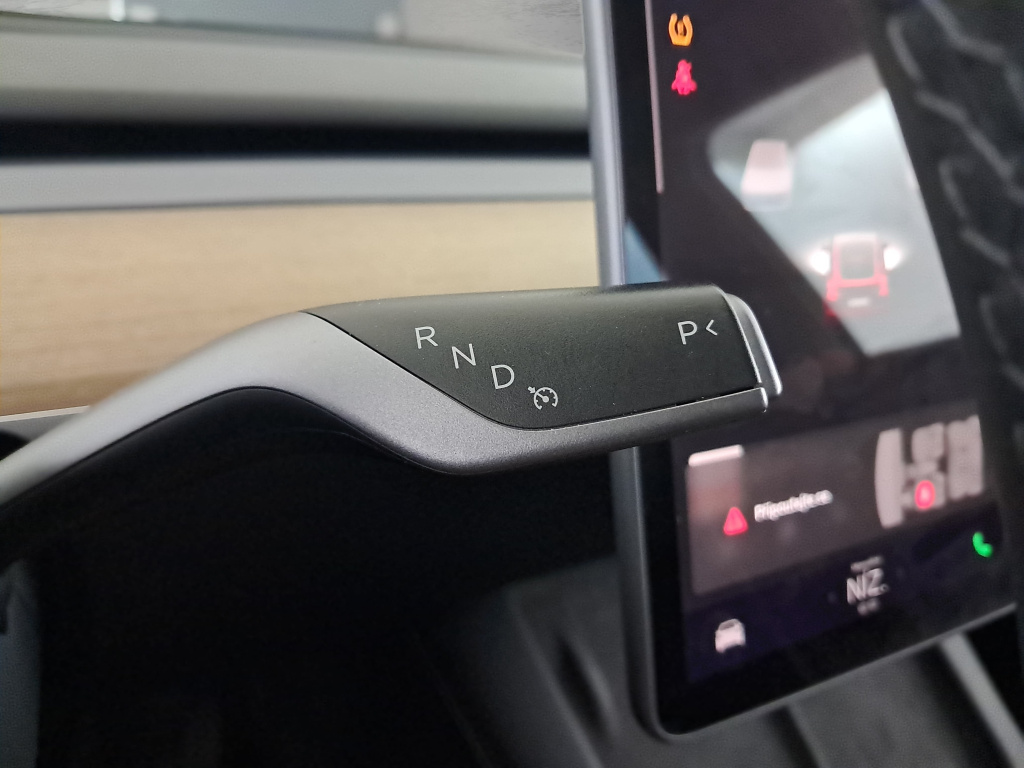 Tesla Model Y 4x4 2022 16