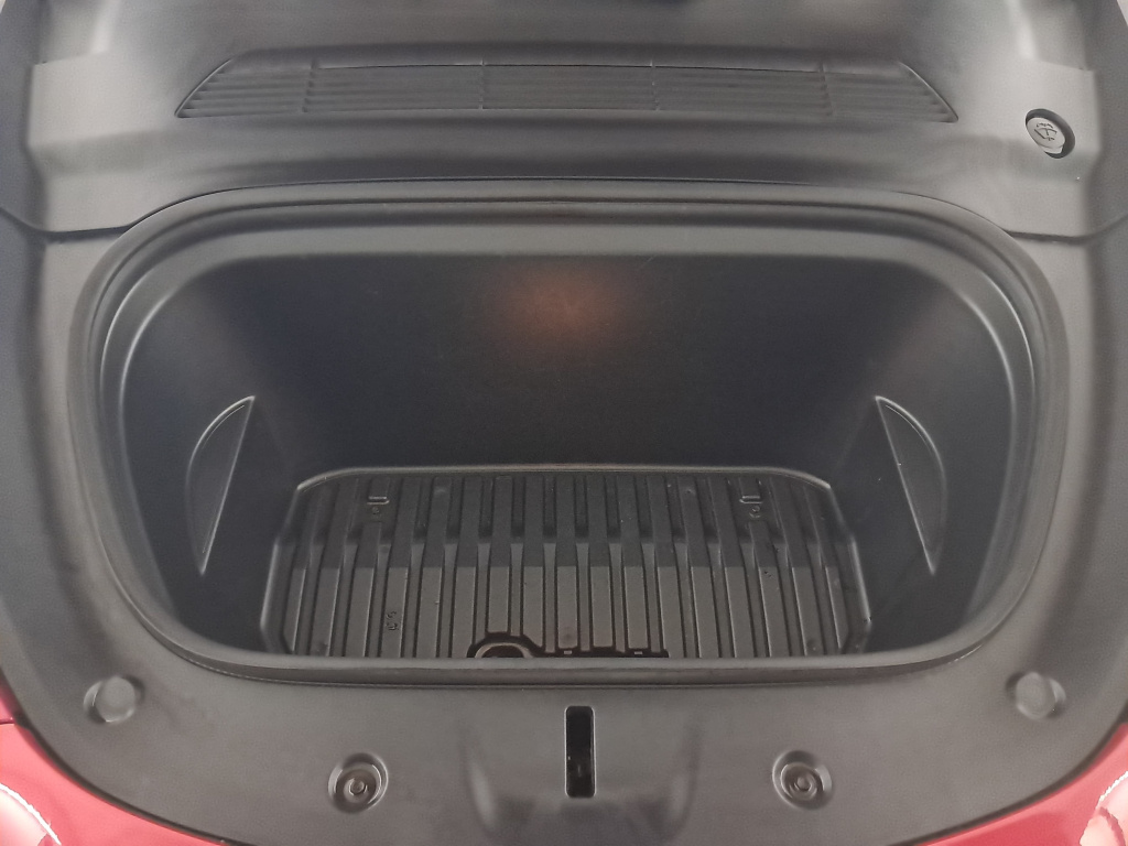 Tesla Model Y 4x4 2022 22