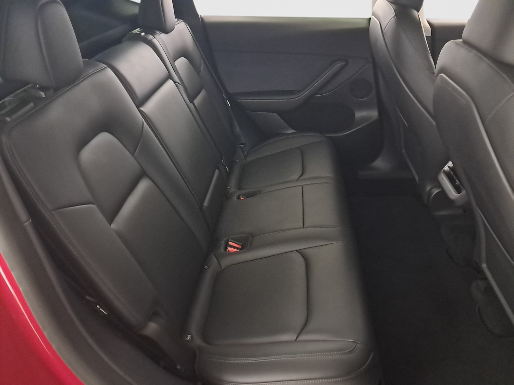 Tesla Model Y 4x4 2022 11