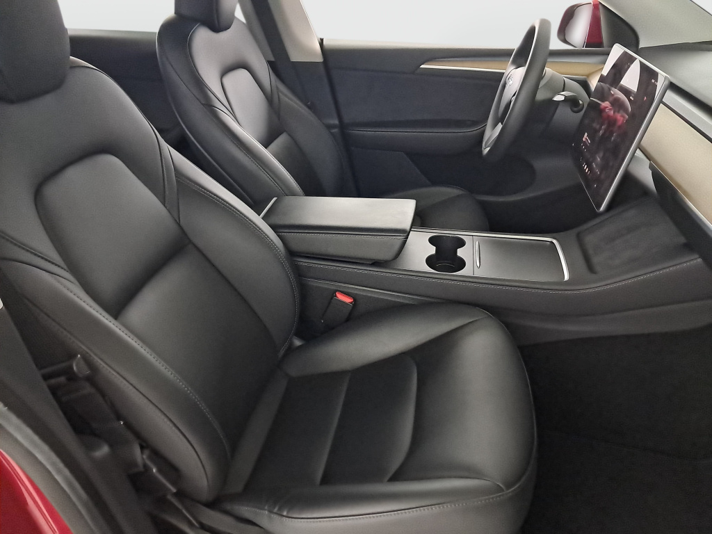 Tesla Model Y 4x4 2022 10