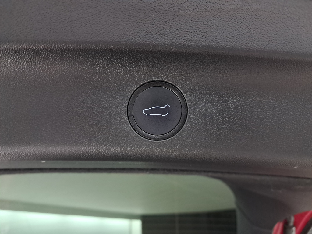 Tesla Model Y 4x4 2022 23