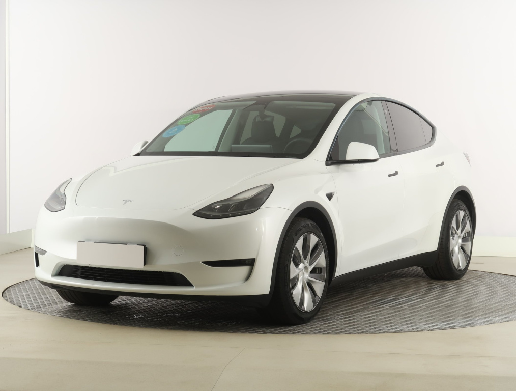 Tesla Model Y 4x4 2023 3