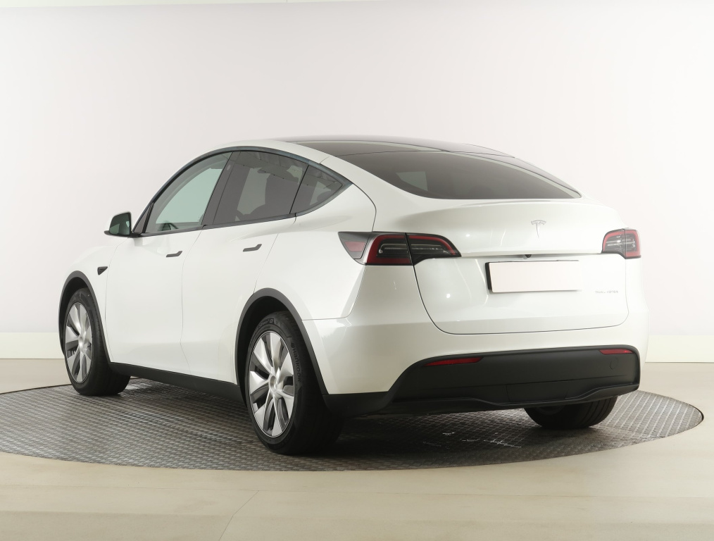 Tesla Model Y 4x4 2023 5