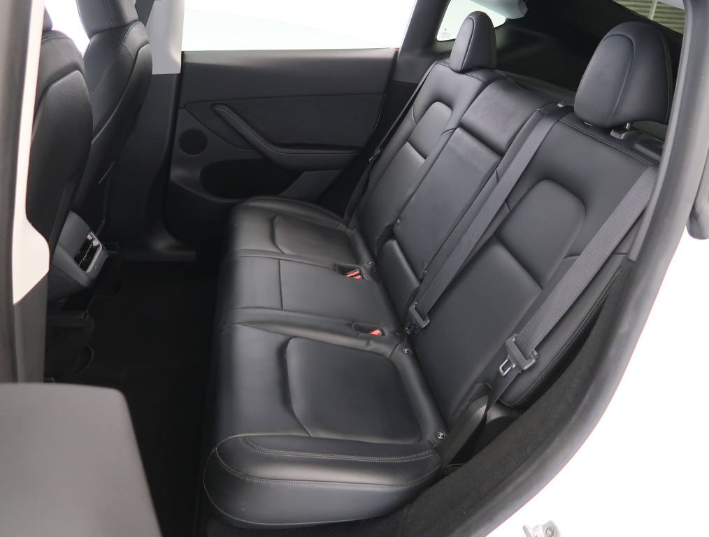 Tesla Model Y 4x4 2023 12