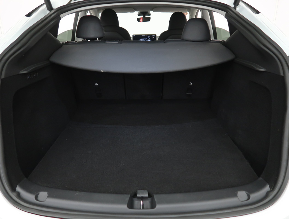 Tesla Model Y 4x4 2023 16