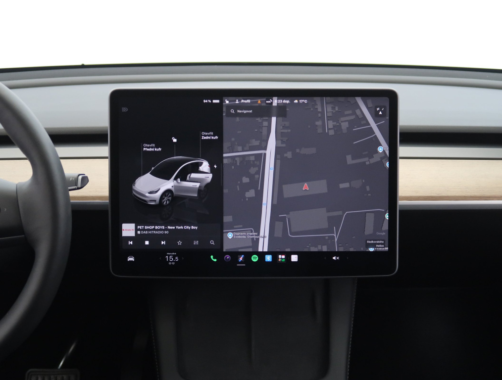 Tesla Model Y 4x4 2023 14