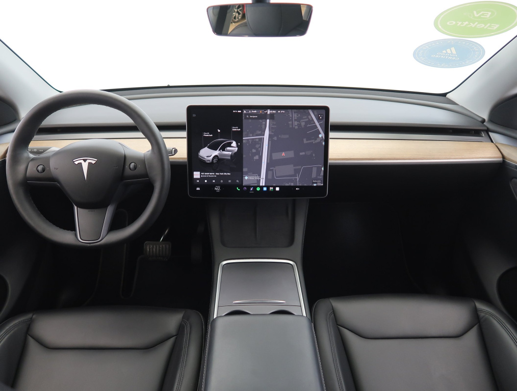 Tesla Model Y 4x4 2023 9