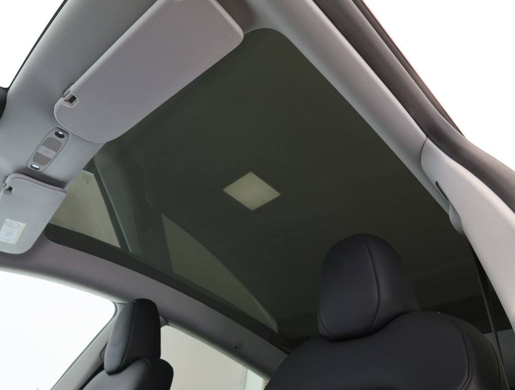 Tesla Model Y 4x4 2023 23