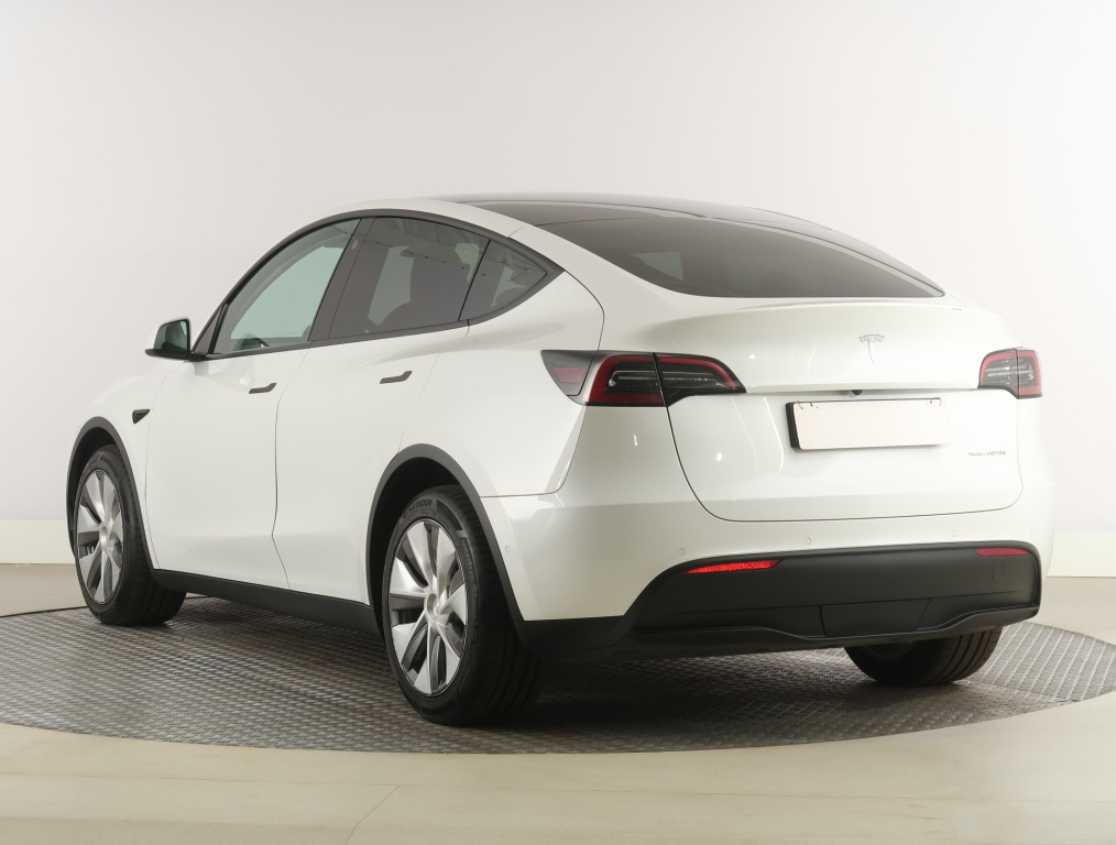 Tesla Model Y 4x4 2022 5