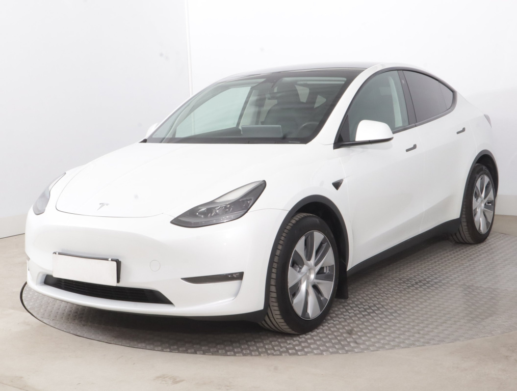 Tesla Model Y 4x4 2023 3