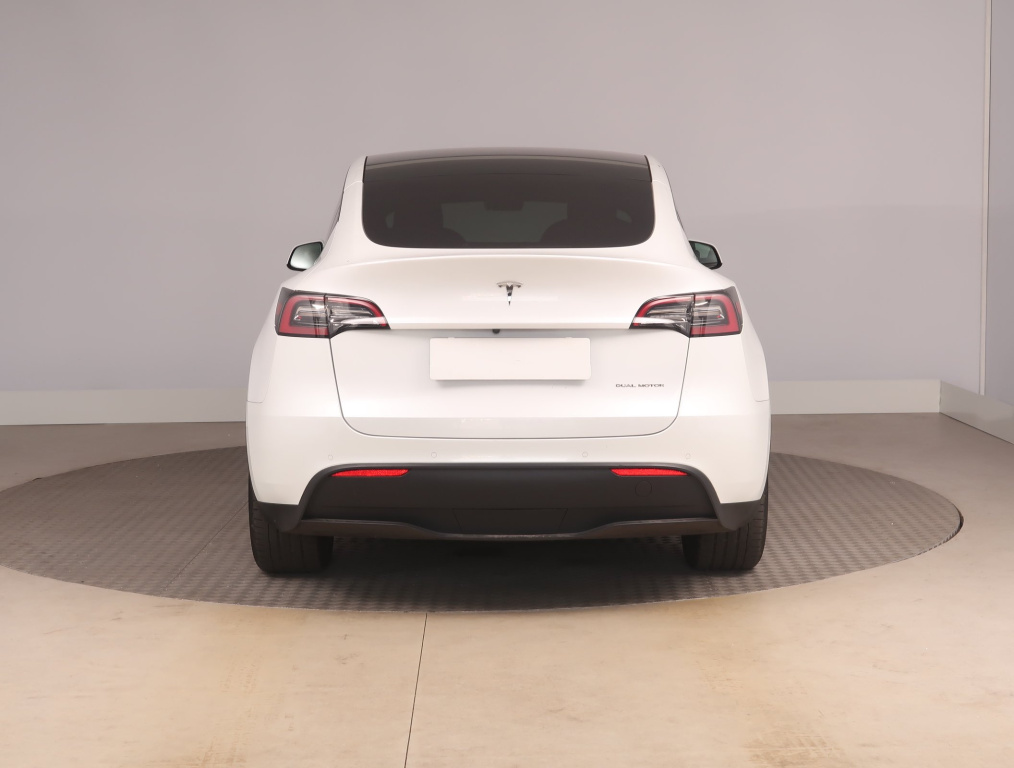 Tesla Model Y 4x4 2021 6