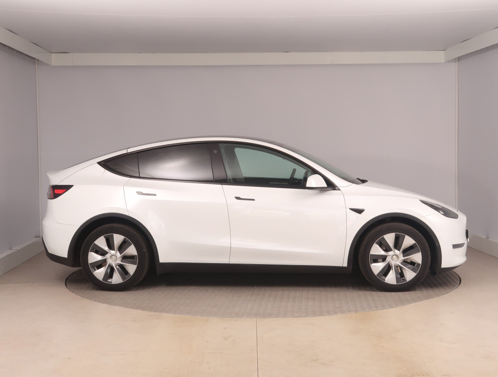 Tesla Model Y 4x4 2021 8