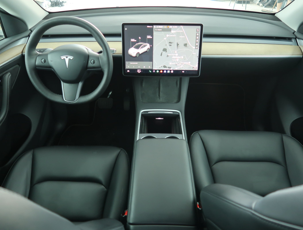 Tesla Model Y 4x4 2021 9