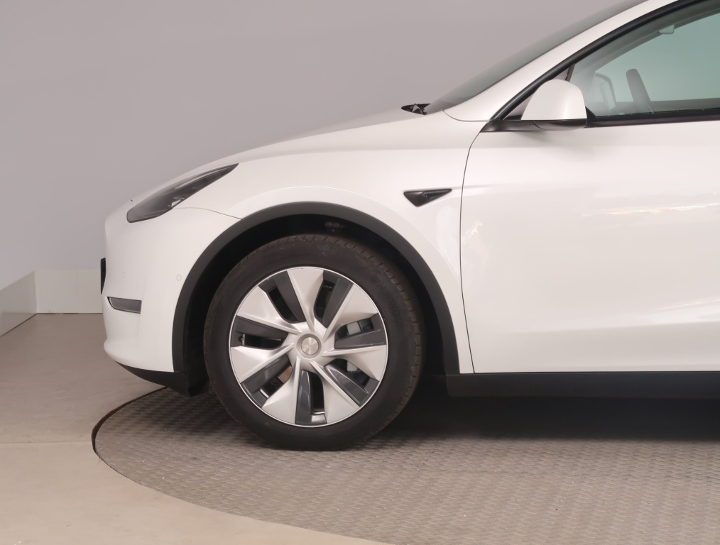 Tesla Model Y 4x4 2021 18