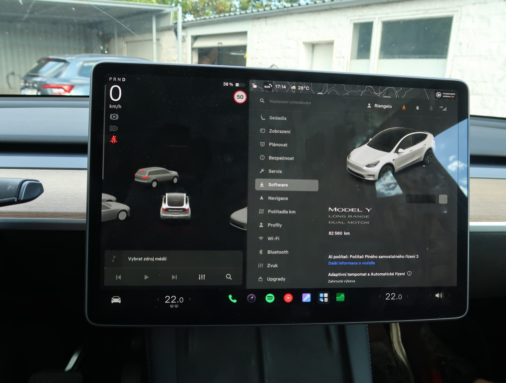 Tesla Model Y 4x4 2021 14