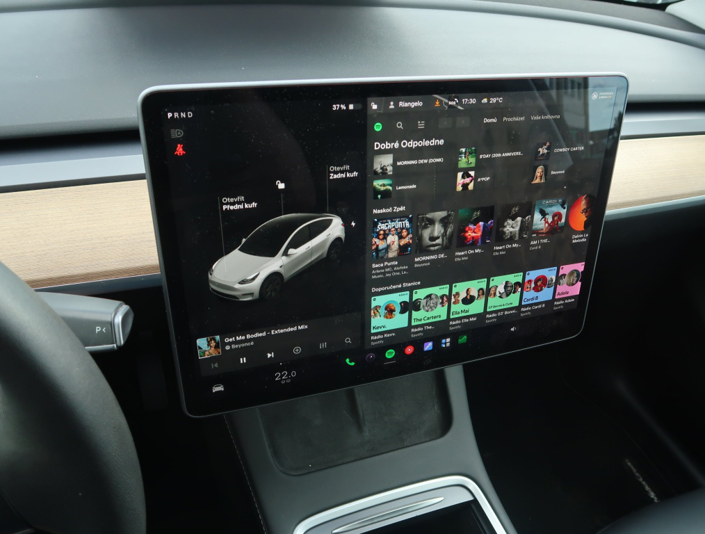 Tesla Model Y 4x4 2021 15