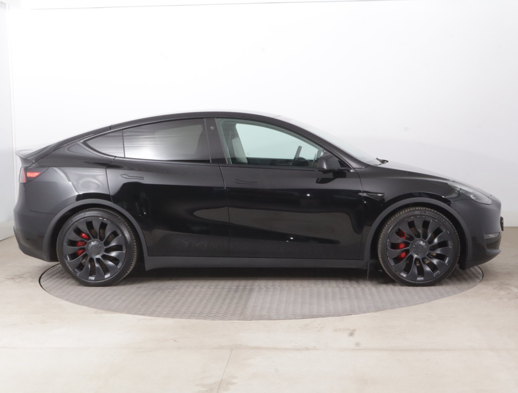 Tesla Model Y 4x4 2023 8