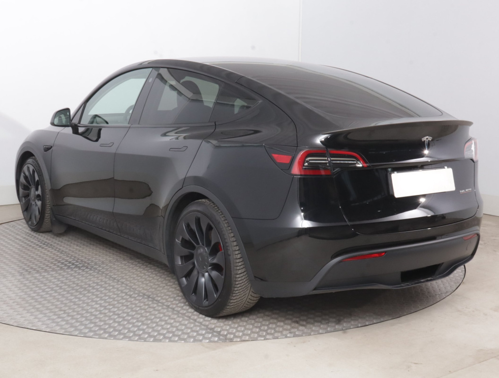 Tesla Model Y 4x4 2023 5