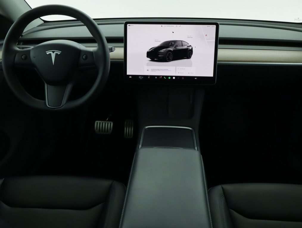Tesla Model Y 4x4 2023 9