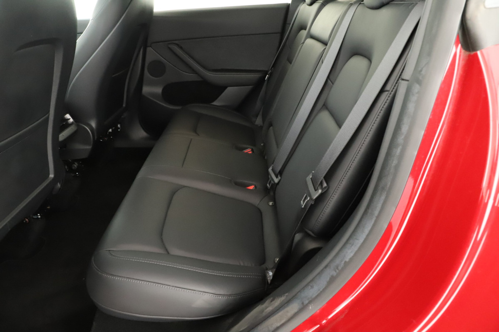 Tesla Model Y 4x4 2022 12