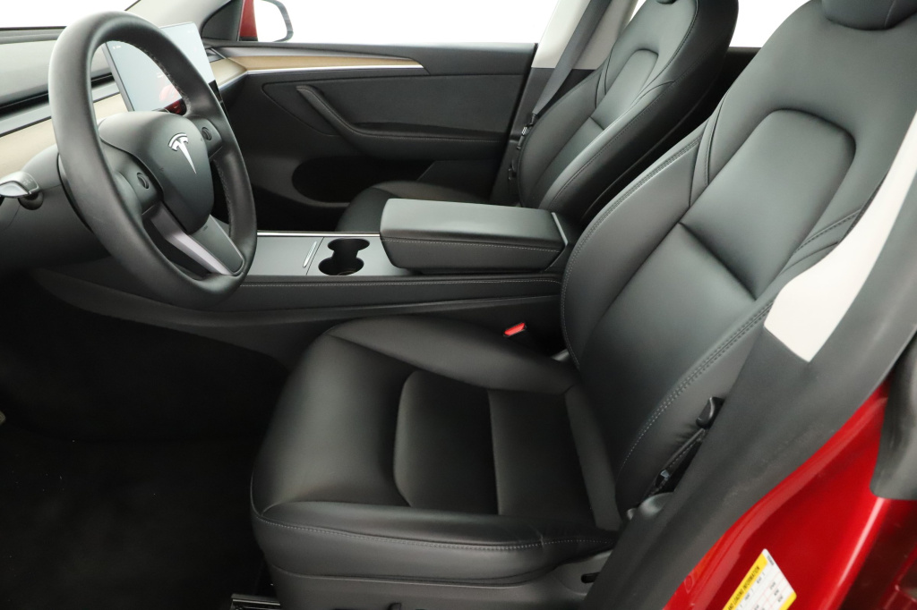 Tesla Model Y 4x4 2022 13