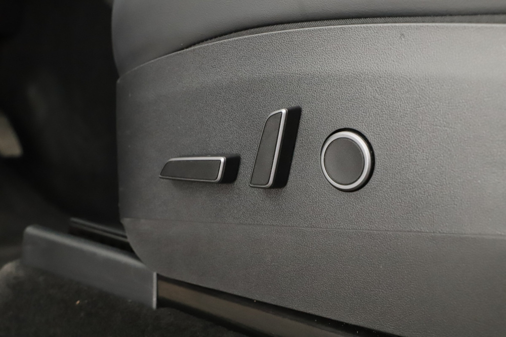 Tesla Model Y 4x4 2022 16