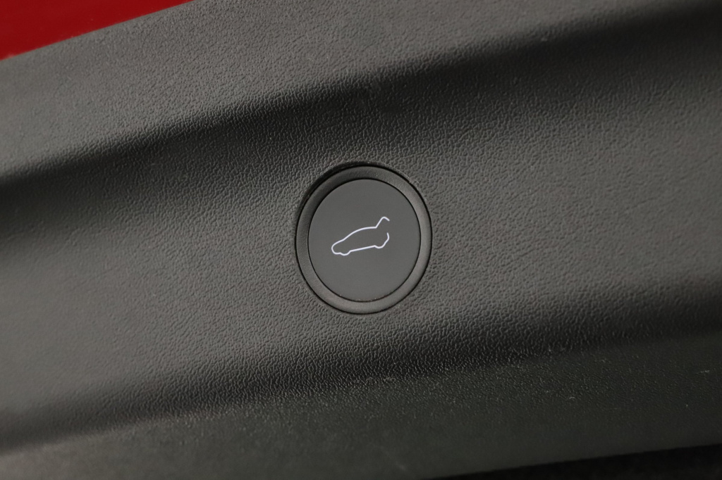 Tesla Model Y 4x4 2022 19