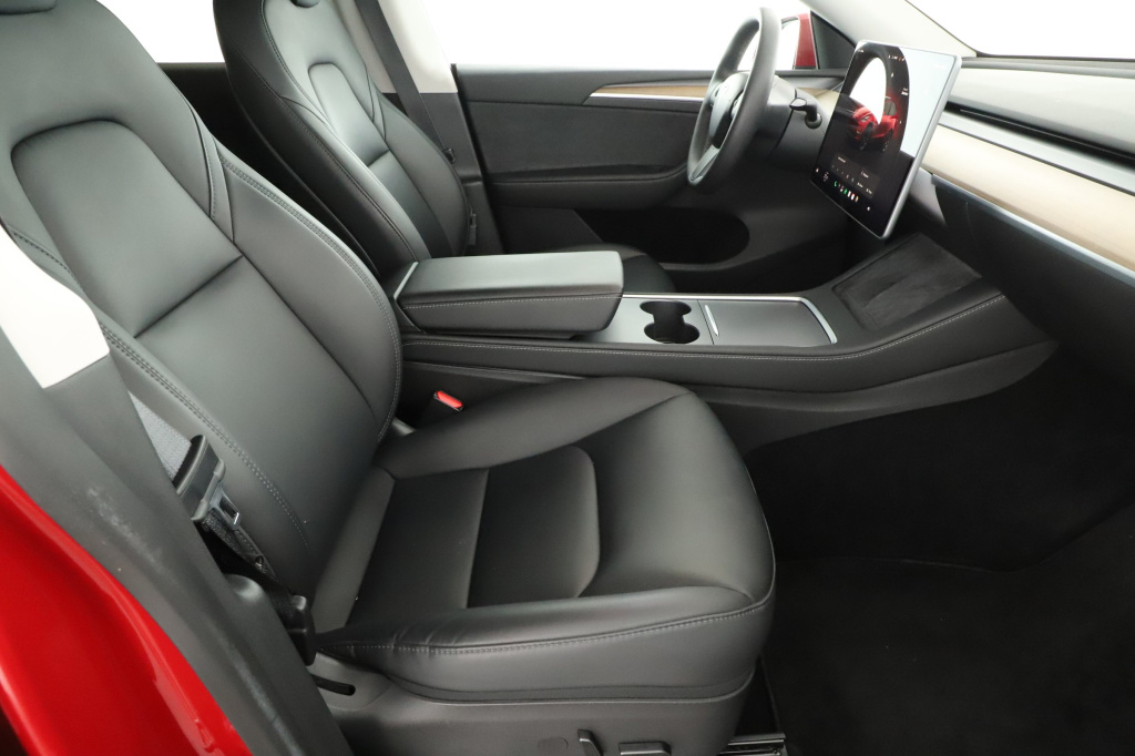 Tesla Model Y 4x4 2022 10