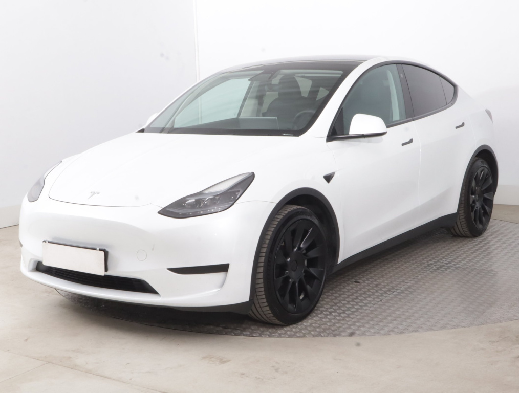Tesla Model Y 2022 3