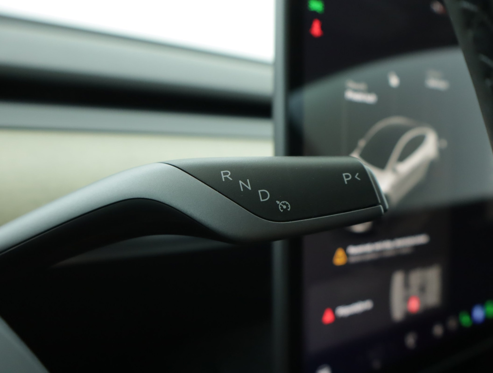 Tesla Model Y 2022 16