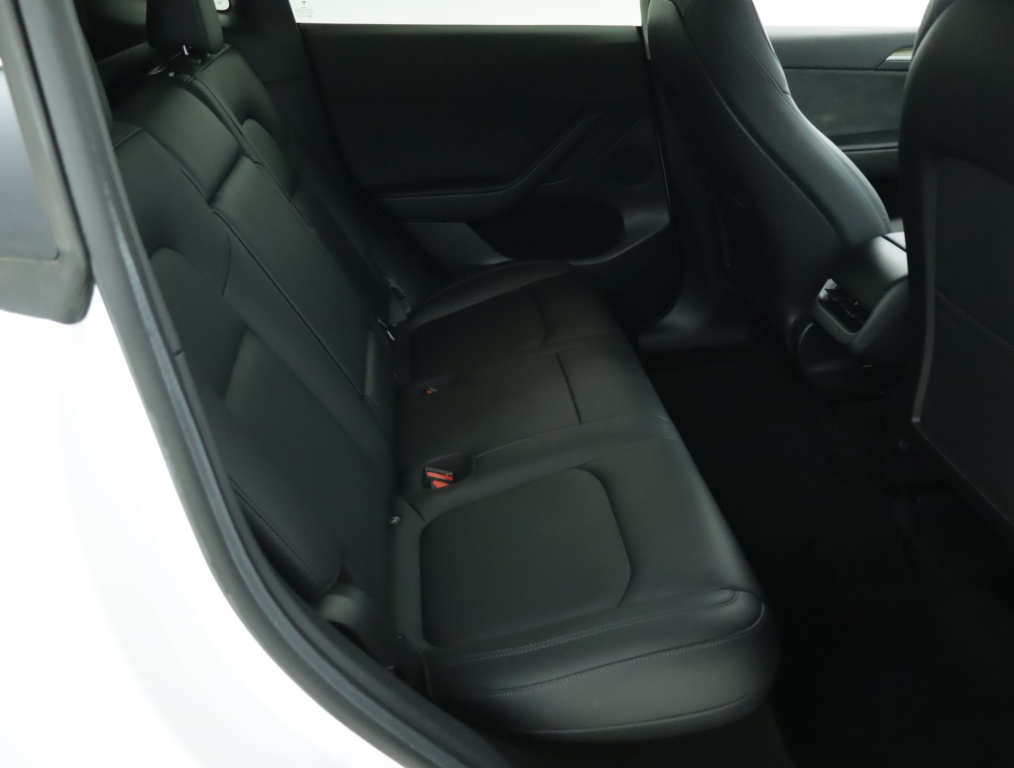 Tesla Model Y 2022 11