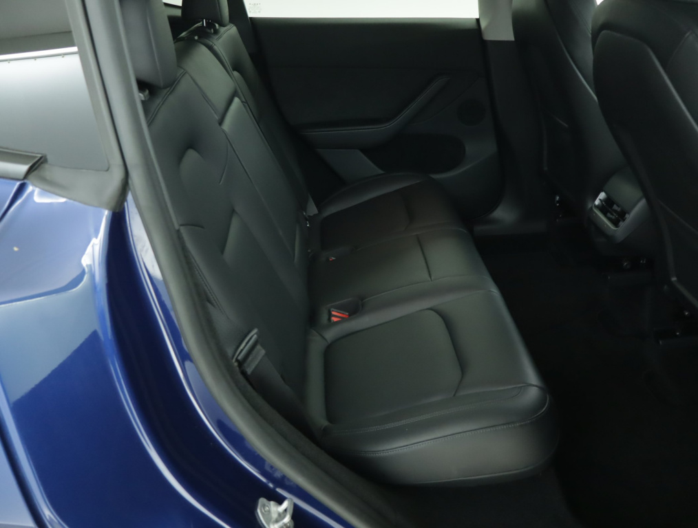 Tesla Model Y 4x4 2023 11