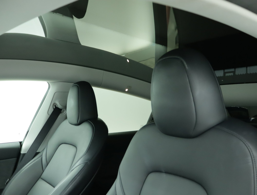 Tesla Model Y 4x4 2023 22