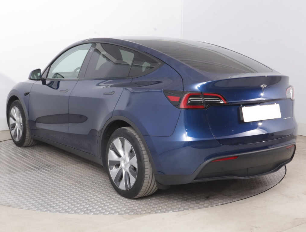 Tesla Model Y 4x4 2023 5