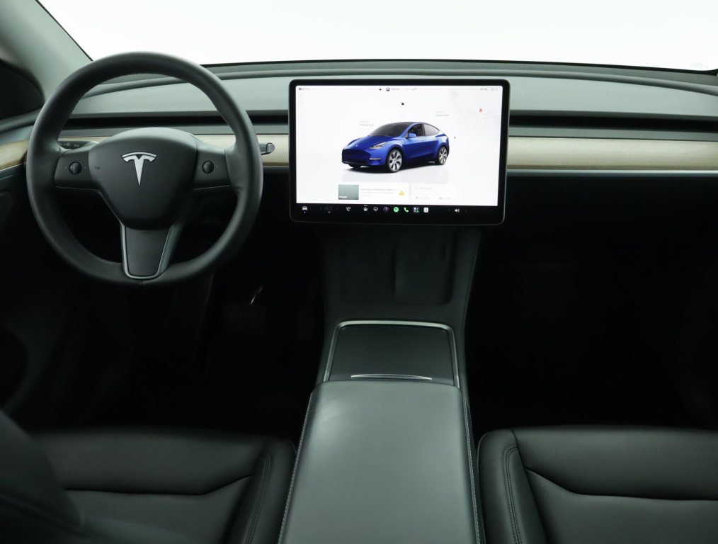 Tesla Model Y 4x4 2023 9